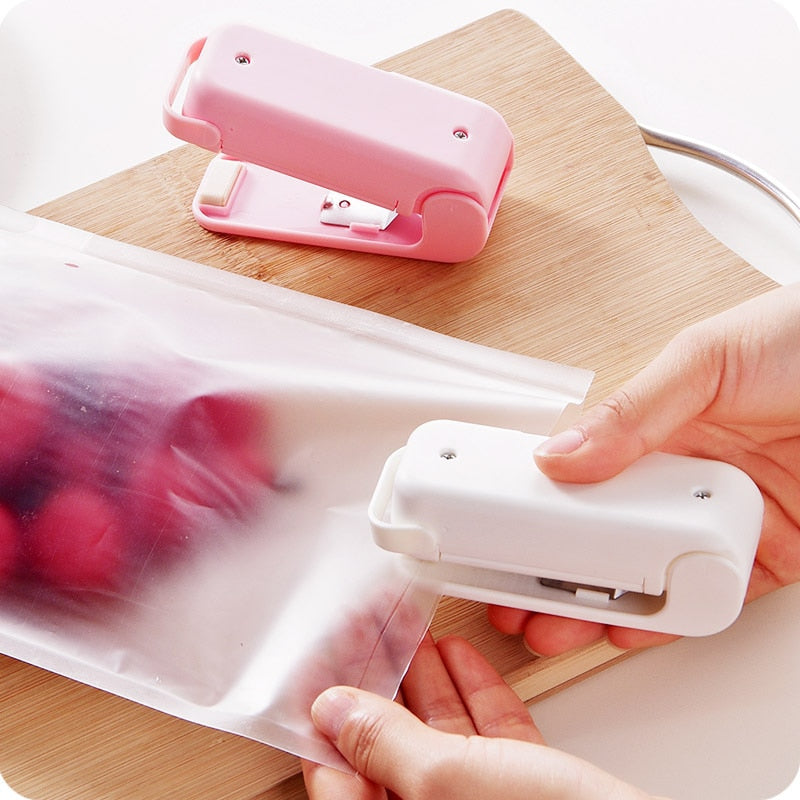 MOONBIFFY Heating Snack Sealing Machine - Keep your snacks fresh and tasty for longer!