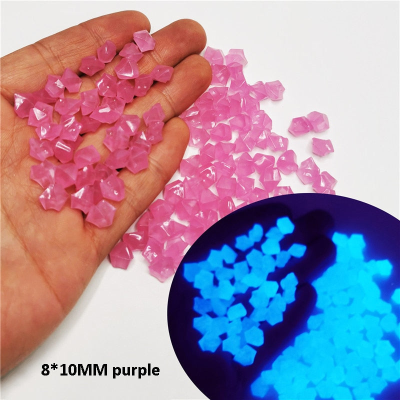 BERRY'S BUYS™ Glowing Garden Decoration Pebbles - Illuminate Your Outdoor Space or Aquarium - Add a Touch of Magic! - Berry's Buys