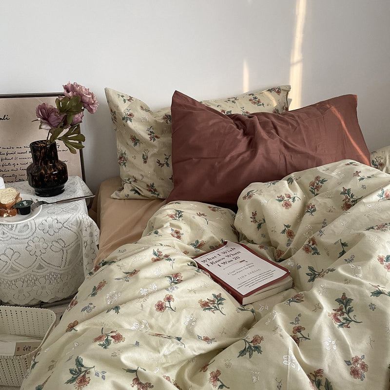 Vintage Floral Luxurious Bedding Set - Elevate Your Bedroom with Timeless Elegance and Ultimate C...