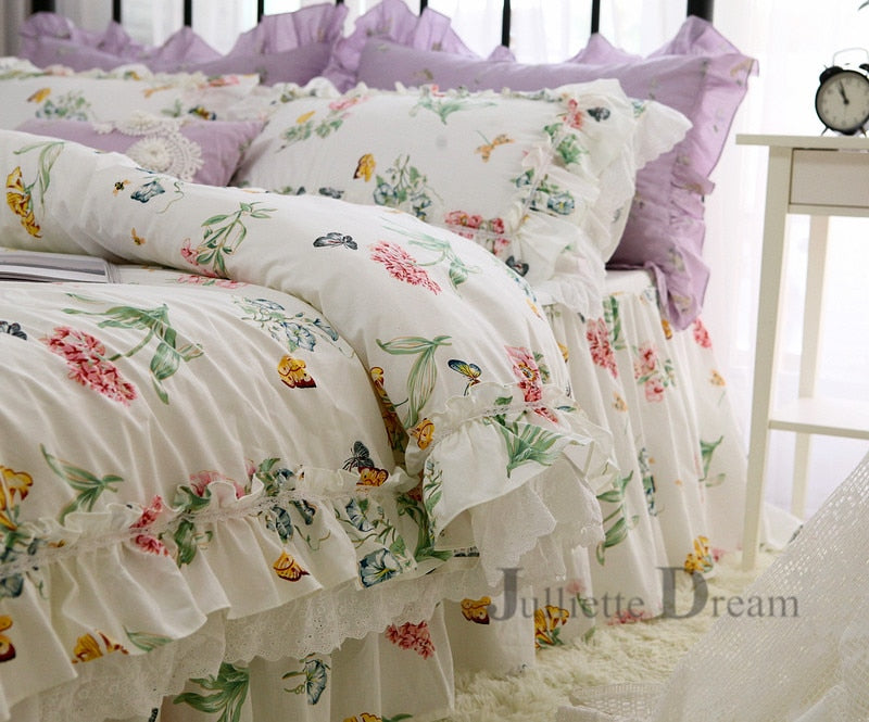 BERRY'S BUYS™ Big Lace Queen Bedding Set - Bring Romance and Luxury to Your Bedroom - Experience Comfort and Beauty in Every Sleep - Berry's Buys