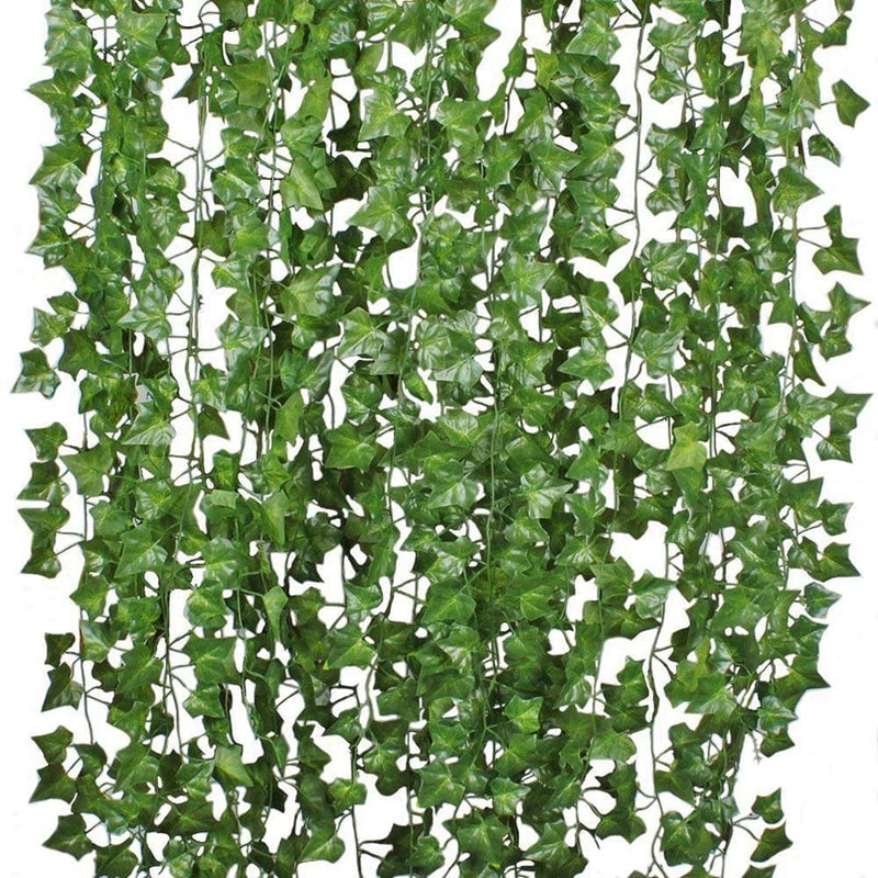 BERRY'S BUYS™ Green Silk Artificial Hanging Christmas Garland - Transform Your Space Into a Winter Wonderland - Add Festive Cheer Without the Maintenance - Berry's Buys