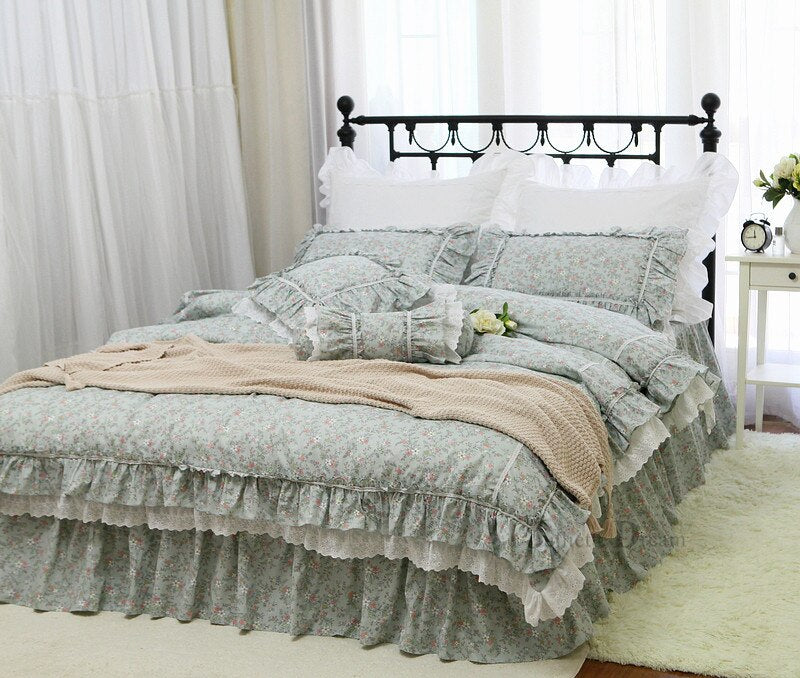 BERRY'S BUYS™ Big Lace Queen Bedding Set - Bring Romance and Luxury to Your Bedroom - Experience Comfort and Beauty in Every Sleep - Berry's Buys