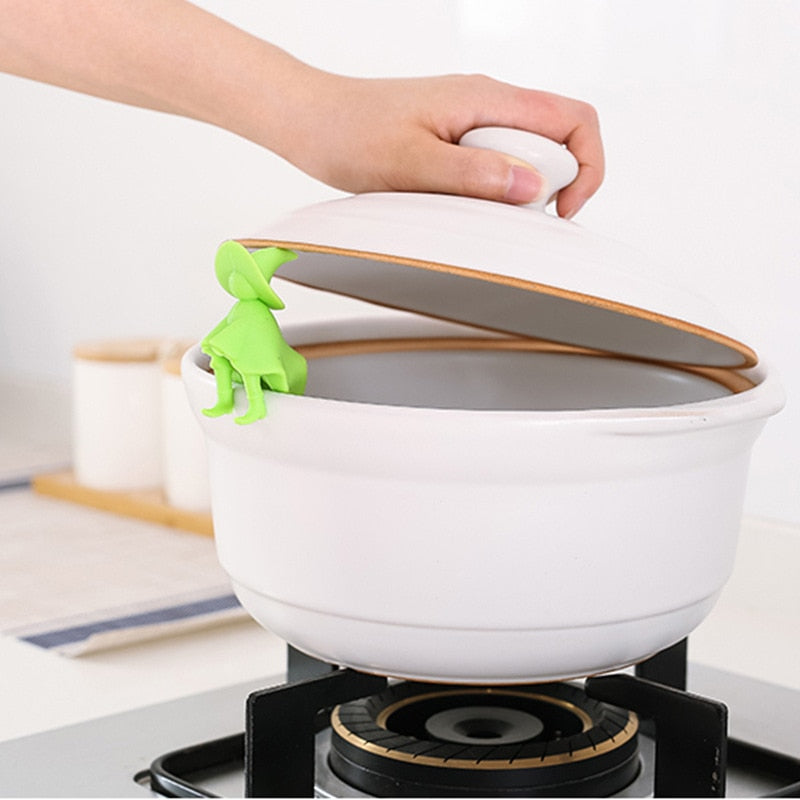 BERRY'S BUYS™ 1pc Kitchen Lid Holder - Prevent spills and splatters, elevate your cooking game, and keep your kitchen clean. - Berry's Buys