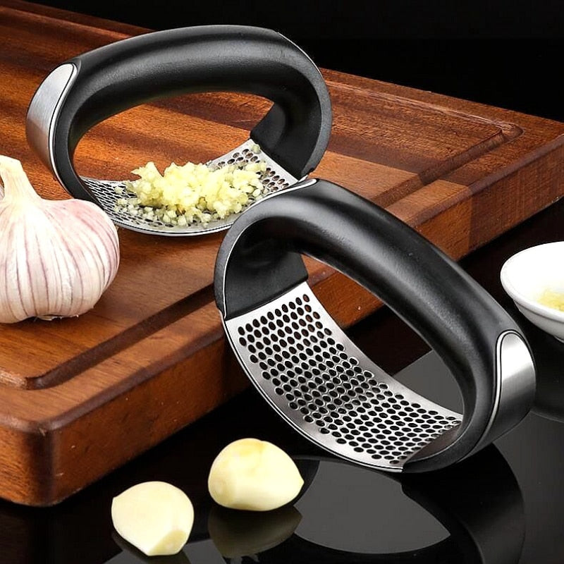 Stainless Steel Garlic Press Crusher - Chop garlic finely in seconds - Upgrade your cooking game!