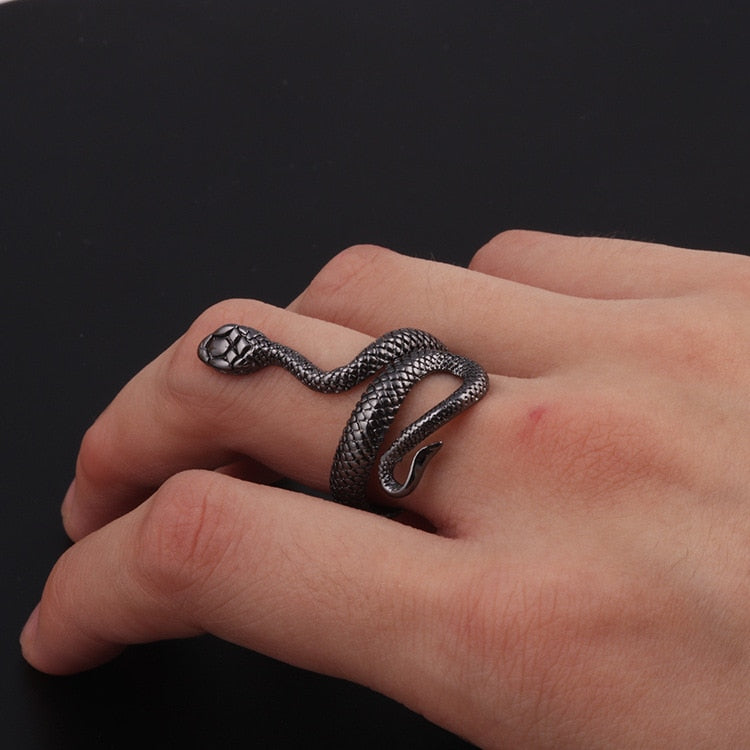 BERRY'S BUYS™ Gothic Rhinestones Open Snake Ring - Make a Bold Statement with this Edgy Jewelry Piece - Durable and Glamorous - Berry's Buys