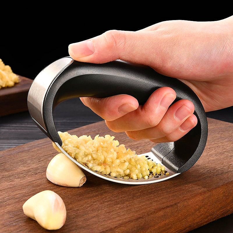 Stainless Steel Garlic Press Crusher - Chop garlic finely in seconds - Upgrade your cooking game!