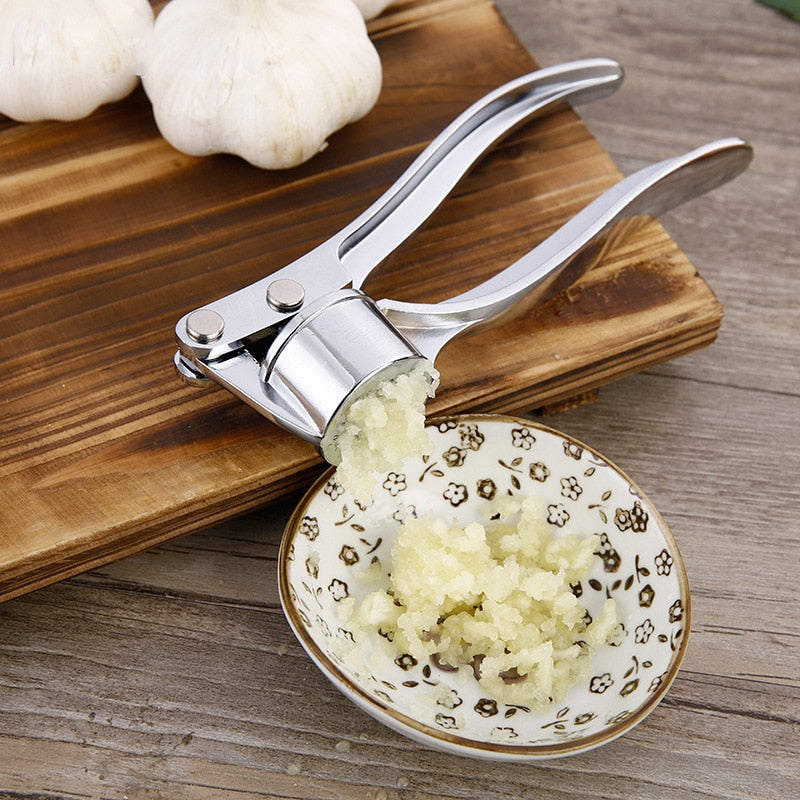 Stainless Steel Garlic Masher - Crush garlic like a pro - Perfect for creating delicious, aromati...